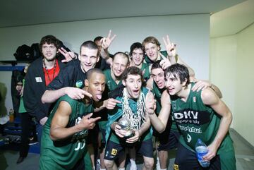 En 2004, Rudy Fernández fue el MVP de la Copa del Rey aunque su Joventut cayó en la final ante el Baskonia (81-77). Lo lograba con 19 años recién cumplidos y ya asentado en la élite del baloncesto español (ese verano debutaría con la Selección en los Juegos de Atenas). Cuatro años después de aquello, ambos equipos volvieron a encontrarse en la final del torneo, que se disputó en Vitoria. Rudy fue de nuevo el mejor (32 puntos en la final), pero el título, esta vez, se fue para Badalona, para 'la Penya de la doble R' (Rudy y Ricky), aunque sería Demond Mallet quien certificó el triunfo con dos tiros libres (80-82). 