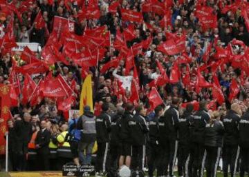 Despedida de los seguidores y jugadores del Manchester United a Sir Alex Fergurson entrenador durante 26 años, antes del encuentro de la Premier League entre el Manchester United y el Swansea City en Old Trafford.