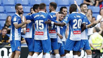 El Espanyol va hacia arriba ante un Deportivo roto atrás