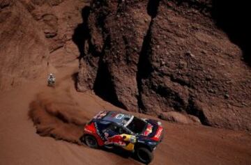 Octava etapa, Salta-Belén. El español Carlos Sainz con Peugeot.