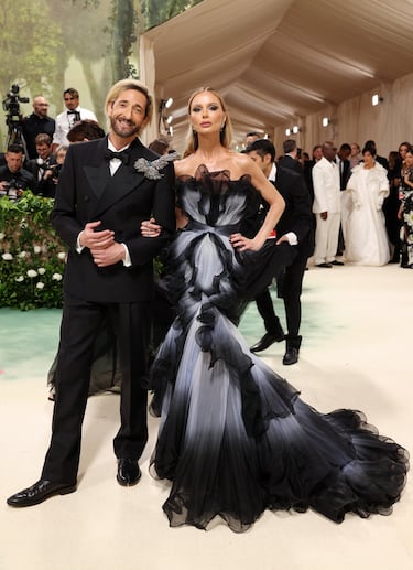 El actor, Adrien Brody, y su pareja, Georgina Chapman, diseñadora de la firma Marchesa Georgina Chapman.