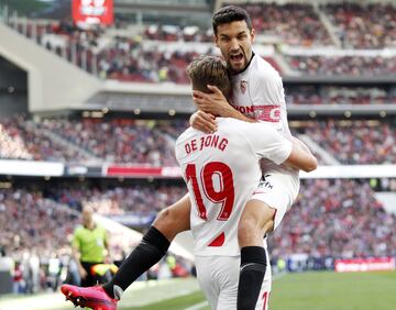 Atlético de Madrid - Sevilla | Pase filtrado que no acierta a desviar Savic, el balón llegó al delantero y este batió a Oblak con un potente disparo en el mano a mano.