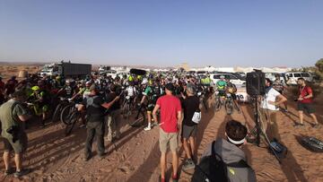 El pelotón salió con Fernando Civera en el recuerdo