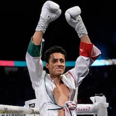 ‘Divino’ Espinoza sale victorioso ante Arnold Khegai