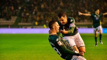 Sabin Merino celebrando un gol.