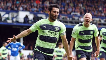 Brilliant Gundogan double puts City three ahead