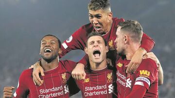 Wijnaldum, Milner, Firmino y Henderson celebran el segundo gol conseguido el jueves en la goleada ante el Leicester.