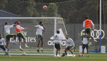 Ensayo de jugadas a balón parado.