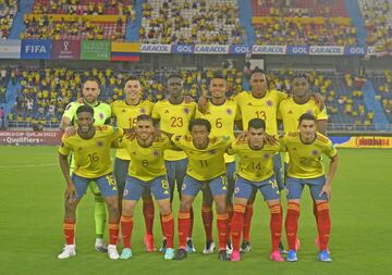 Con un gol en el último minuto, la Selección Colombia salvó un punto en el encuentro ante los dirigidos por Scaloni.  Luis Fernando Muriel y Miguel Borja anotaron. 