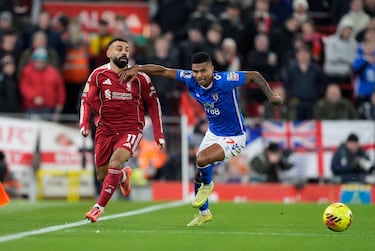 Cabreo monumental de la Premier con África