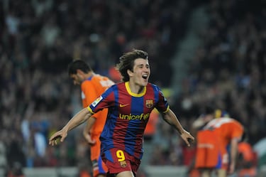 Con 16 años debutó a las órdenes de Frank Rijkaard en el FC Barcelona y en sus primeros años batió todos los récords de precocidad de la historia del club catalán. En 163 partidos marcó 41 goles y ganó diez títulos. Cuatro temporadas después inició un viaje por Europa que le llevó a seis equipos y a ser el primer jugador español en marcar en 4 de las 5 grandes ligas. Roma, Milan, Ajax, Stoke City, Maguncia 05 y Deportivo Alavés. Tras dos temporadas en la MSL en el Montreal Impact, desde 2021 es uno de los delanteros del Vissel Kobe. Comparte club con otros ex del Barcelona como Iniesta, Vermaelen, Samper y Douglas. 			 							 