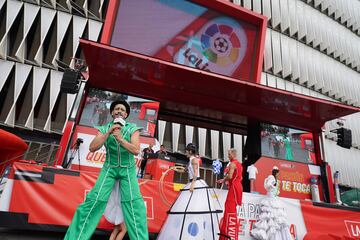 Espectáculo a la salida de carrera en el estadio de San Mamés en Bilbao.