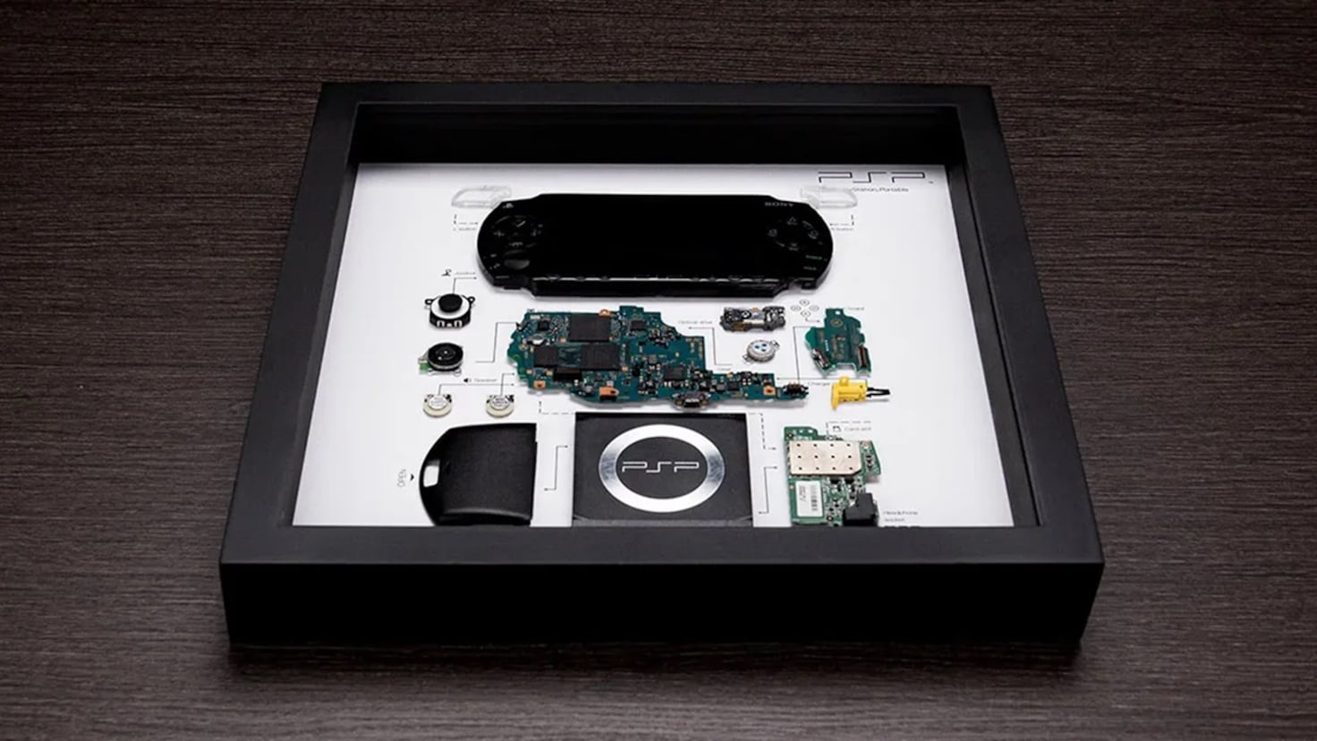 Convierte tu Hogar en una Galería Tech: La Decoración Original con Componentes Electrónicos que Está Revolucionando el Diseño