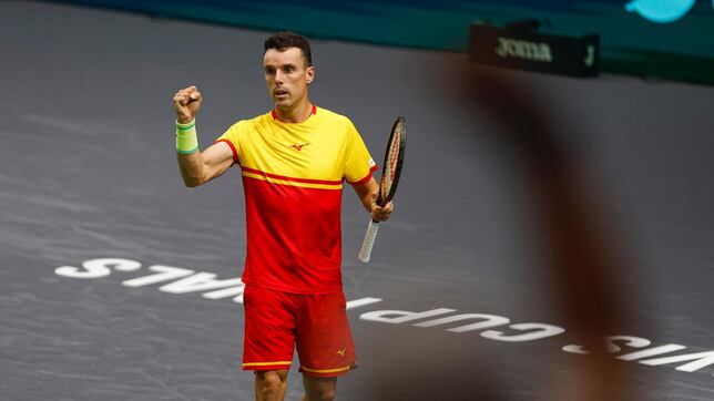 La resistencia de Bautista le da a Alcaraz una oportunidad de oro