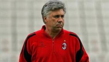 El actual entrenador del Milán, Carlo Ancelotti, ha firmado un precontrato de cuatro temporadas con el Chelsea para entrenar al equipo inglés a partir de la próxima temporada, asegura hoy el diario deportivo italiano "Corriere dello Sport".