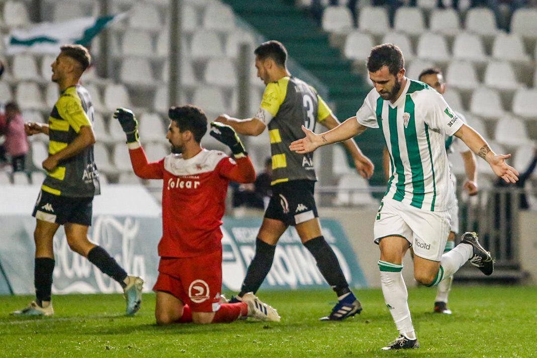 Sebas Moyano celebra su último gol con el Córdoba ante el Sanluqueño