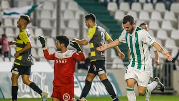 Sebas Moyano celebra su último gol con el Córdoba ante el Sanluqueño