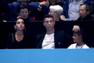 Cristiano made the most of the international break to watch the Djokovic v Isner match at the ATP Finals in London with Georgina Rodríguez and his eldest son.