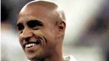 EN CONDICIONES. Roberto Carlos estará recuperado de su herida en el tobillo para jugar en Bruselas.