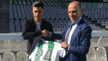 Narváez es presentado como nuevo jugador del Córdoba.