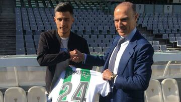 Narv&aacute;ez es presentado como nuevo jugador del C&oacute;rdoba. 