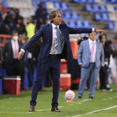 Guillermo Almada, tercer técnico en disputar dos finales con Pachuca