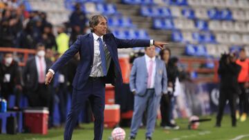 Guillermo Almada, tercer técnico en disputar dos finales con Pachuca