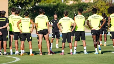 El Almería mide su momento dulce ante un Zaragoza al límite