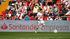 Fran Garcia of Rayo Vallecano in action during the spanish league, La Liga Santander, football match played between Rayo Vallecano and Elche CF at Campo de Futbol de Vallecas on October 17, 2021, in Madrid, Spain.  AFP7  17/10/2021 ONLY FOR USE IN SPAIN