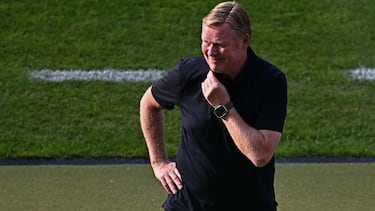 Netherlands' head coach Ronald Koeman reacts from the sidelines during the UEFA Euro 2024 Group D football match between the Netherlands and Austria at the Olympiastadion in Berlin on June 25, 2024. (Photo by GABRIEL BOUYS / AFP)