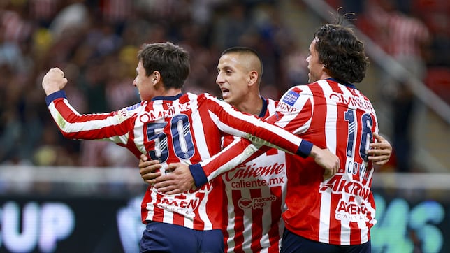 Chivas toma ventaja frente al América, en el debut de Gerardo Espinoza