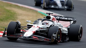 Max Verstappen con el Red Bull durante el GP de Japón de F1.
