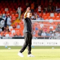 Lim se engatusa con Rino