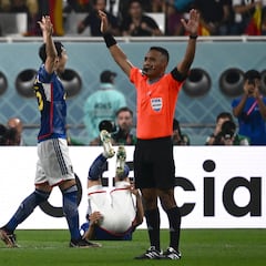 Who is the referee for Brazil vs Switzerland on World Cup 2022 Group G matchday two?