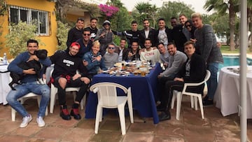 La plantilla del Málaga, con los cuatro venezolanos incluidos, celebró la victoria ante Las Palmas en torno a un asado.