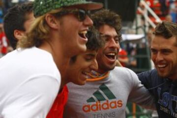 El equipo chileno celebra el triunfo en la serie sobre Venezuela.