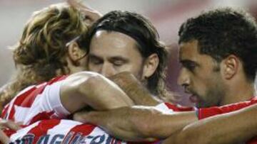 <b>DOBLETE.</b> Los dos goles de Agüero dieron al Atlético su cuarta victoria en Liga.