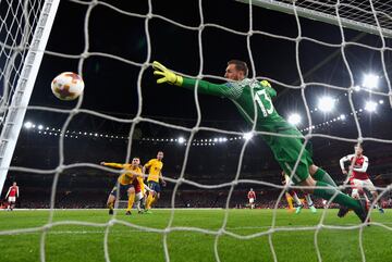 1-0. Alexandre  Lacazette marcó el primer gol