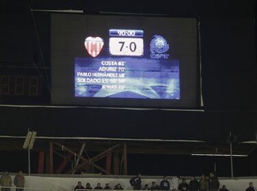 La mayor goleada del Valencia en Europa. El conjnto che dominó al Genk belga en una goleada protagonizada por Roberto Soldado con un hat-trick, Tino Costa, Jonas, Pablo Hernández y Aduriz completaron la goleada. Por desgracia no le sirvió para pasar de fase en Champions, quedó 3º, y acabó en Europa League, donde caería en semifinales contra el Atlético de Madrid.