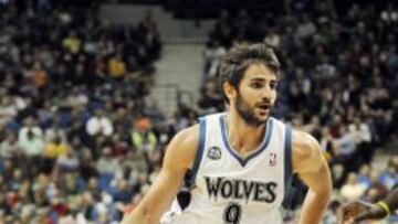 El jugador de los Timberwolves Ricky Rubio en acción ante los Pacers.
