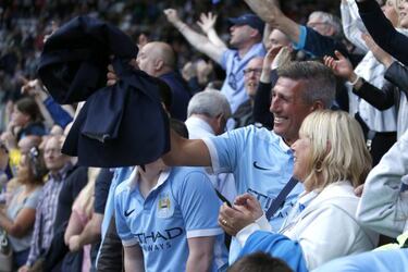 El especial regalo que Pellegrini le dio a un hincha del City