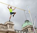 "Renaud Lavillenie puede
saltar 6,30 metros en pértiga"