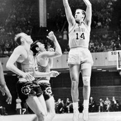 El poeta Tom Meschery, primer extranjero en un All Star