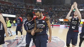 Diop, Hanga y Bertans, tras ganar al Baskonia.