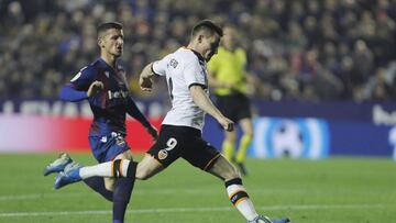 07/12/19 PARTIDO PRIMERA DIVISION
 LEVANTE - VALENCIA
 GOL GAMEIRO 2-3