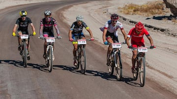 Eyair Astudillo (rojo) gan&oacute; la etapa de hoy.