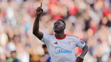 Akor Adams, celebrando su gol ante el Oviedo.