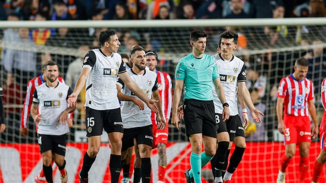 El Valencia, en ‘X’: “Nosotros respetamos a los árbitros, pero esto es penalti”