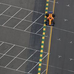 McLaren mejora más de dos segundos a Mercedes en un año