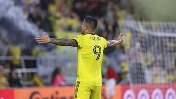 Juan Camilo 'Cucho' Hernández anota doblete con Columbus Crew.